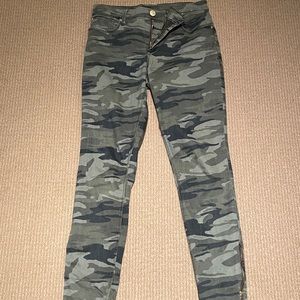 Express Mid Rise Camo Print Ankle Leggings